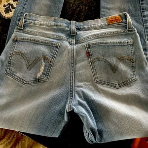 Women’s Levis 524 super low jeans. Size 13
